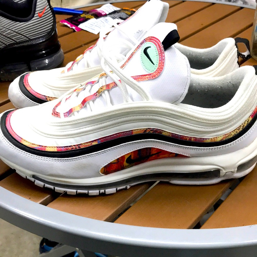 Shoes - Picture 2 of 4